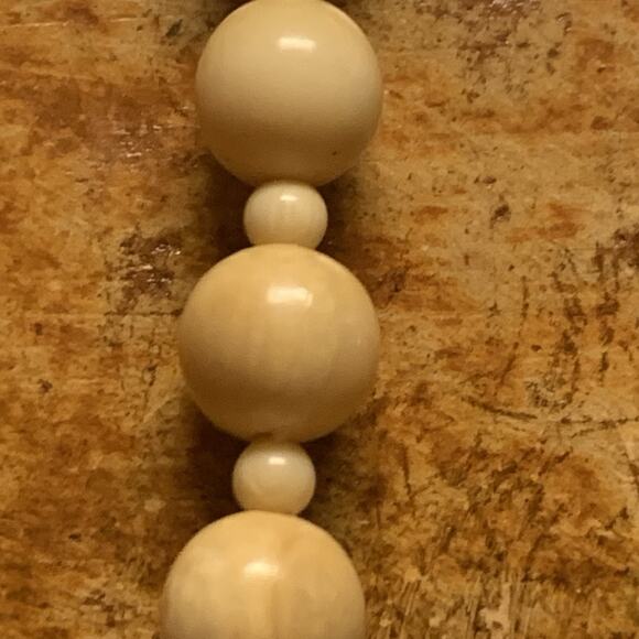 Celluloid Necklace w/ Netsuke Man Changing Faces Signed and Vintage - Picture 10 of 13